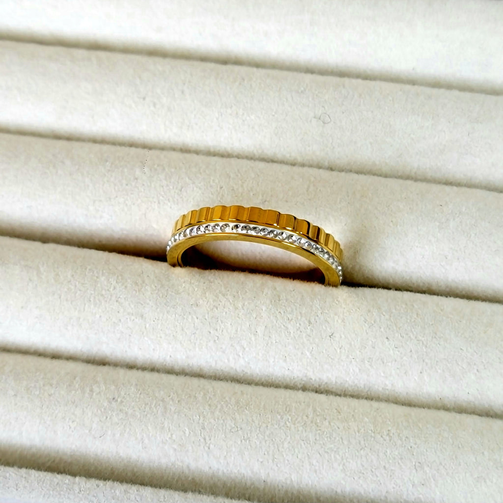 Crystal Line Ring