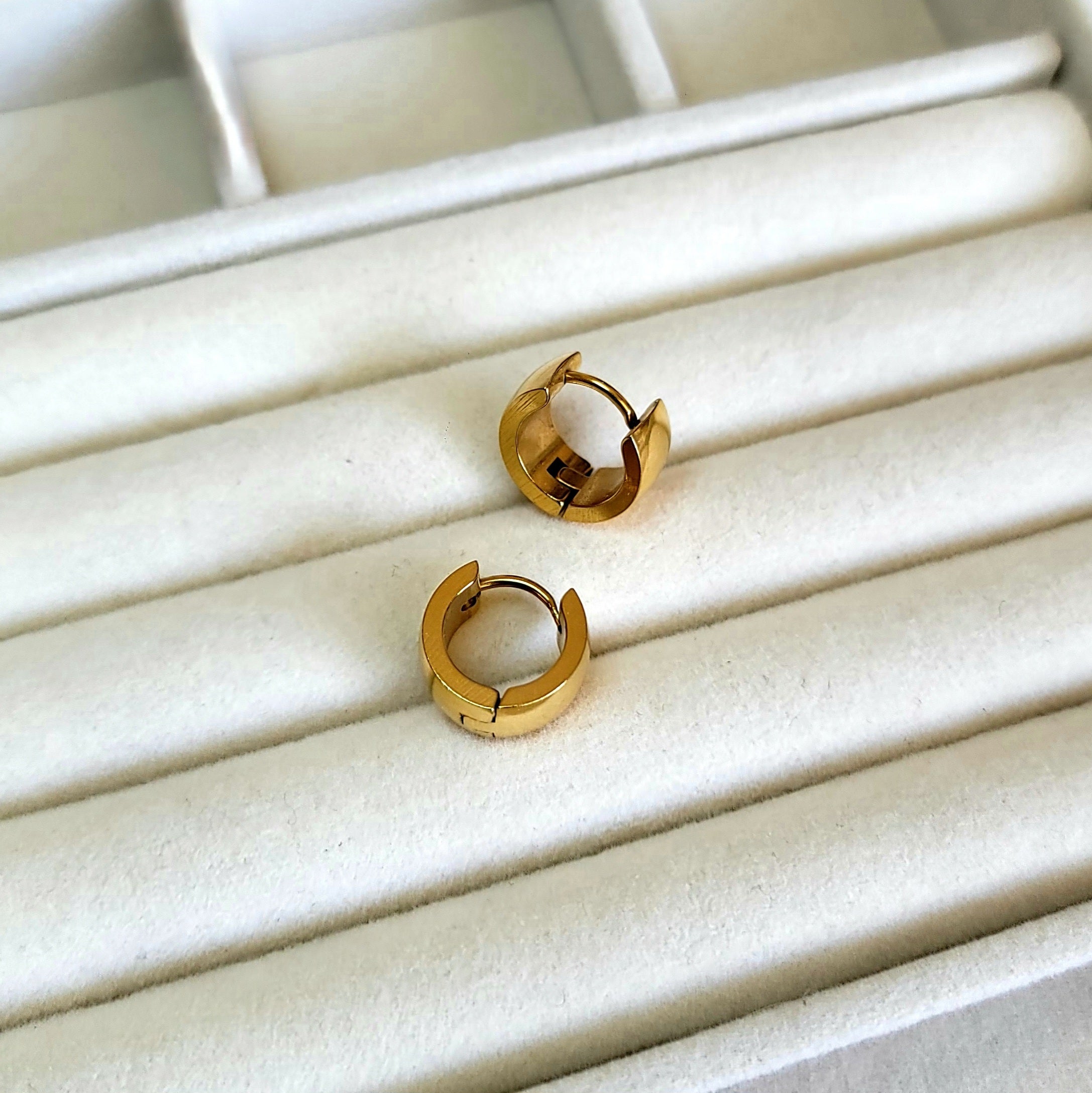 Minimalistic Hoop Earrings