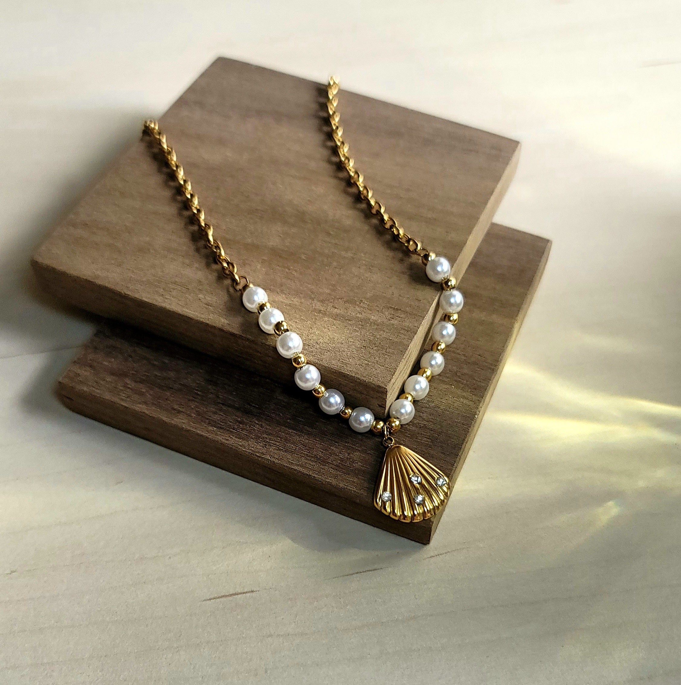 Shell & Pearls Necklace