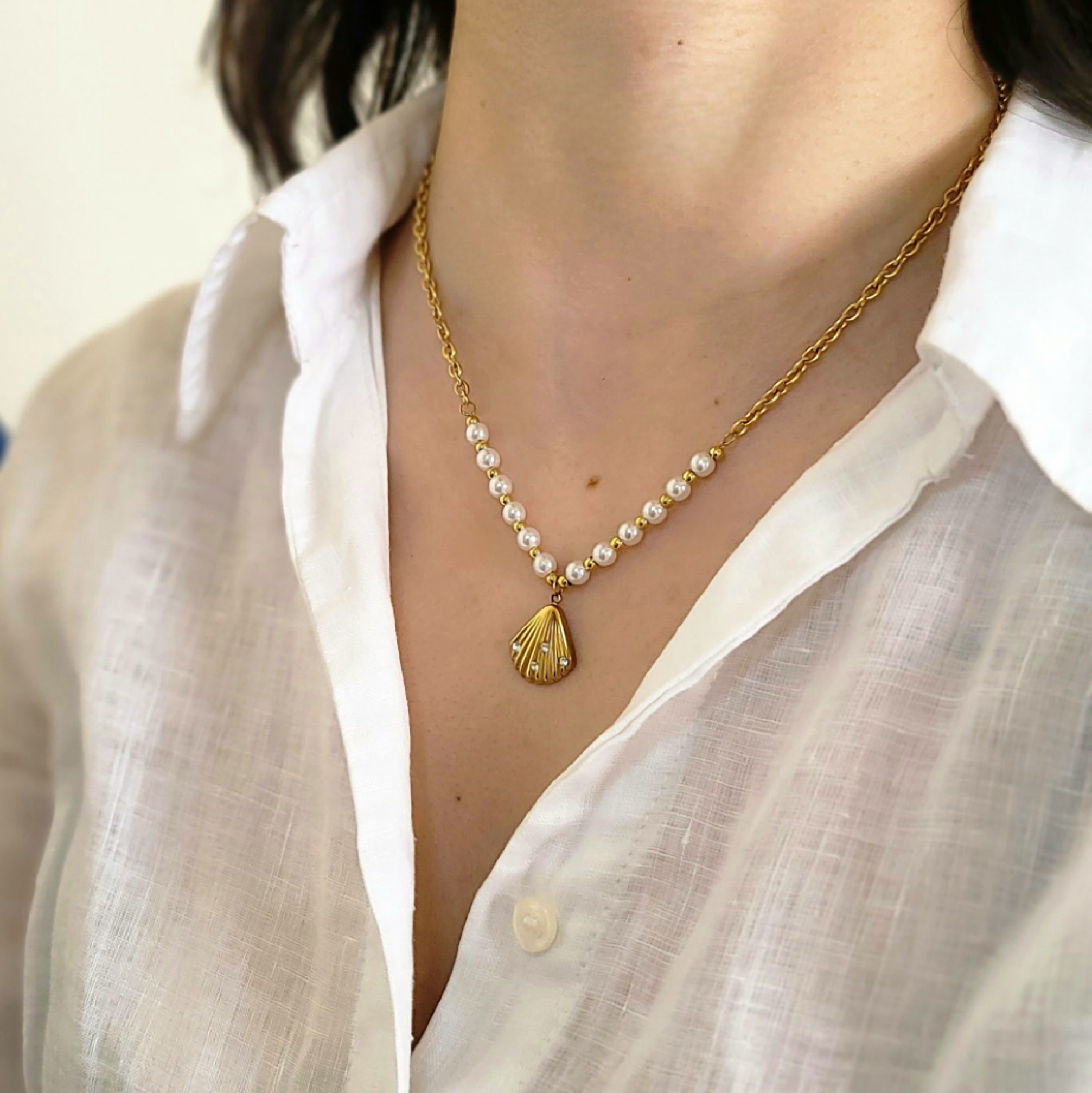 Shell & Pearls Necklace