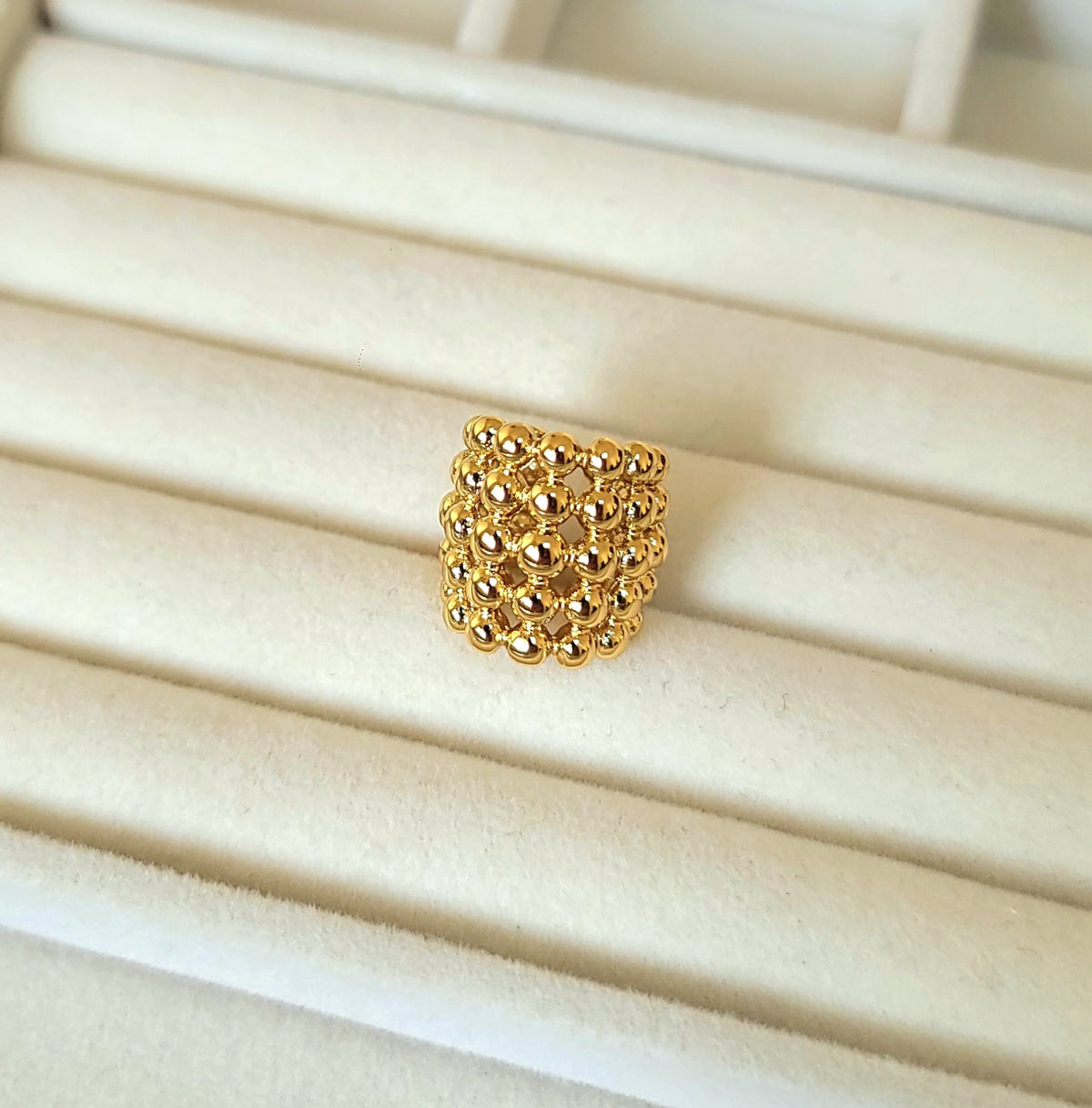 The Cluster Ear Cuff